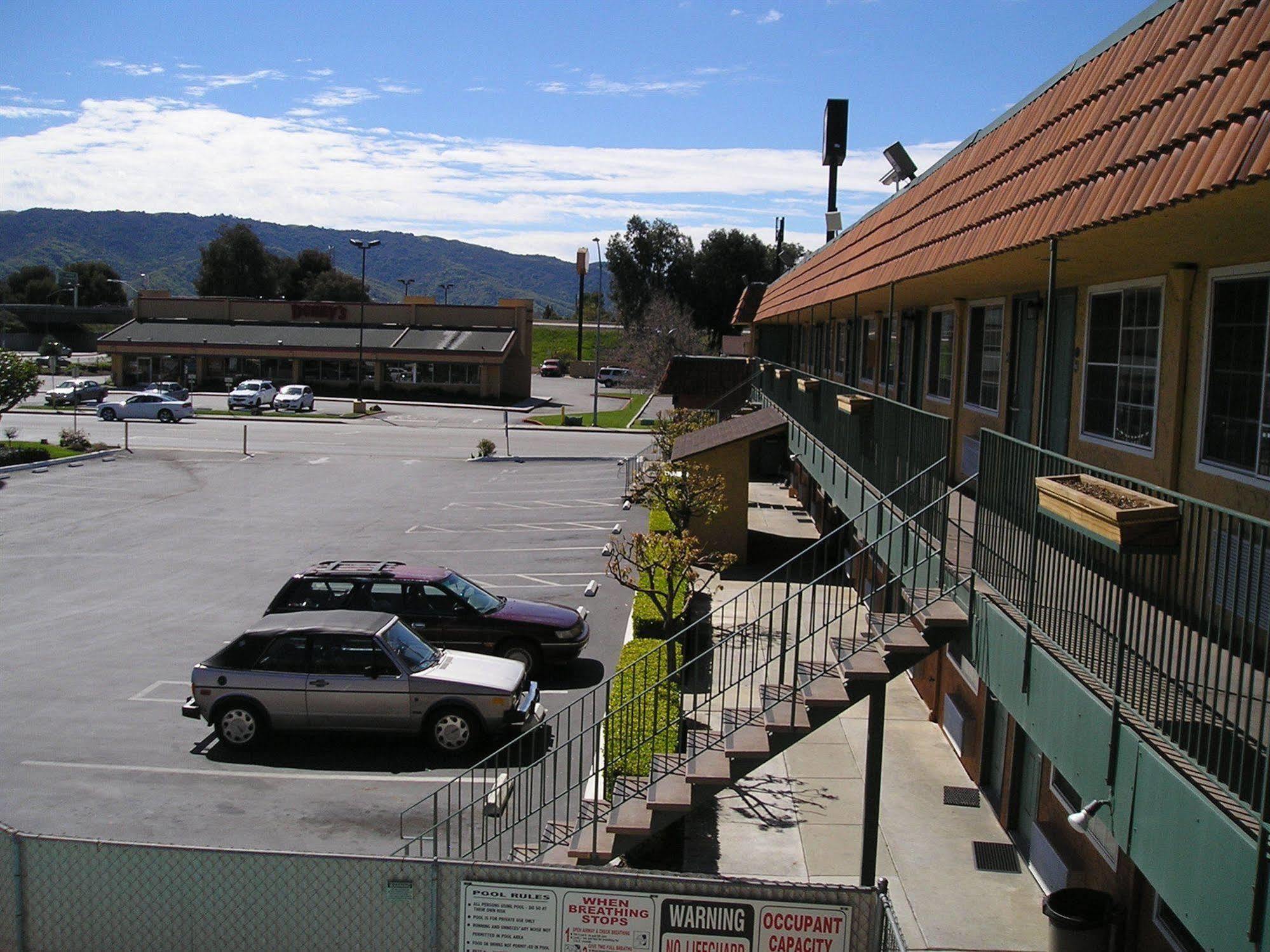 Gilroy Inn Exterior photo